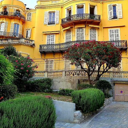 Ancient Italian Palace Nice Exterior photo