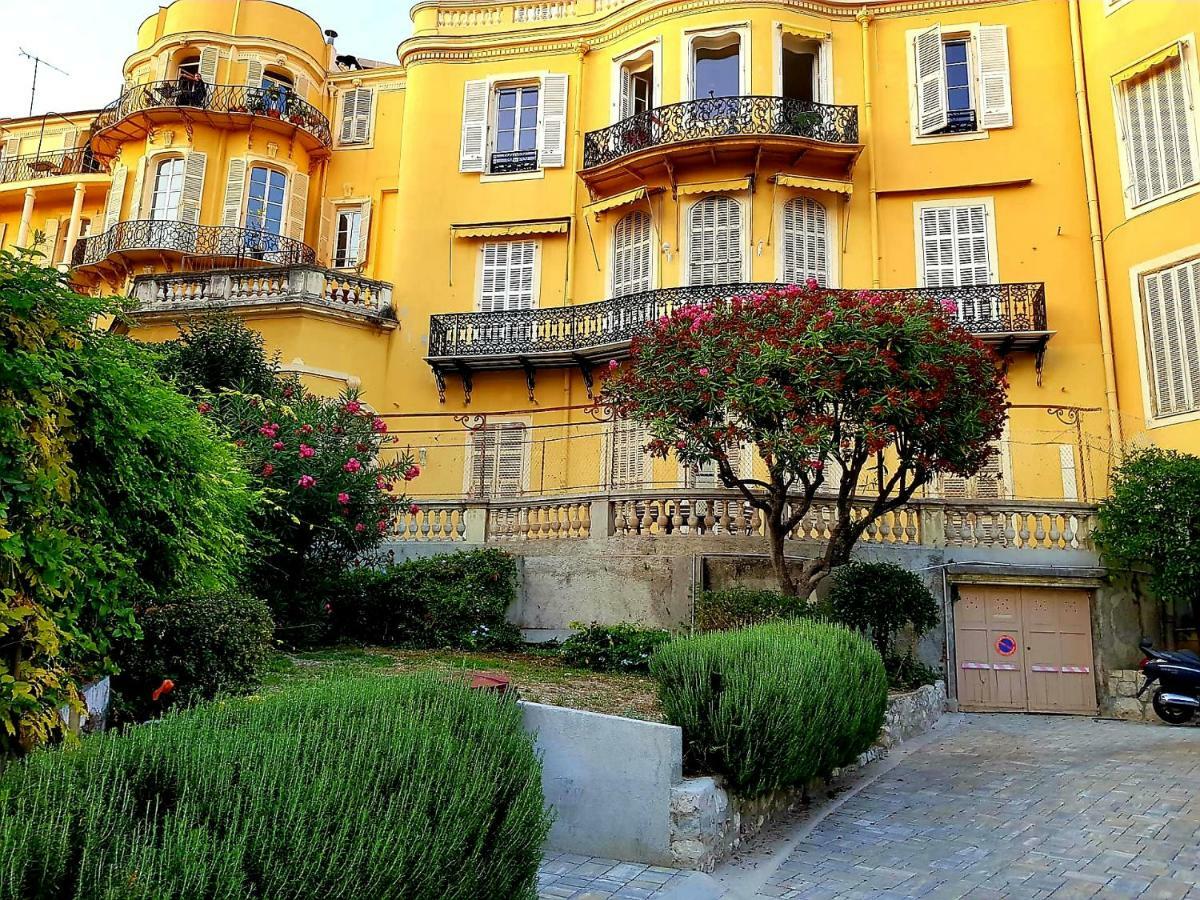 Ancient Italian Palace Nice Exterior photo